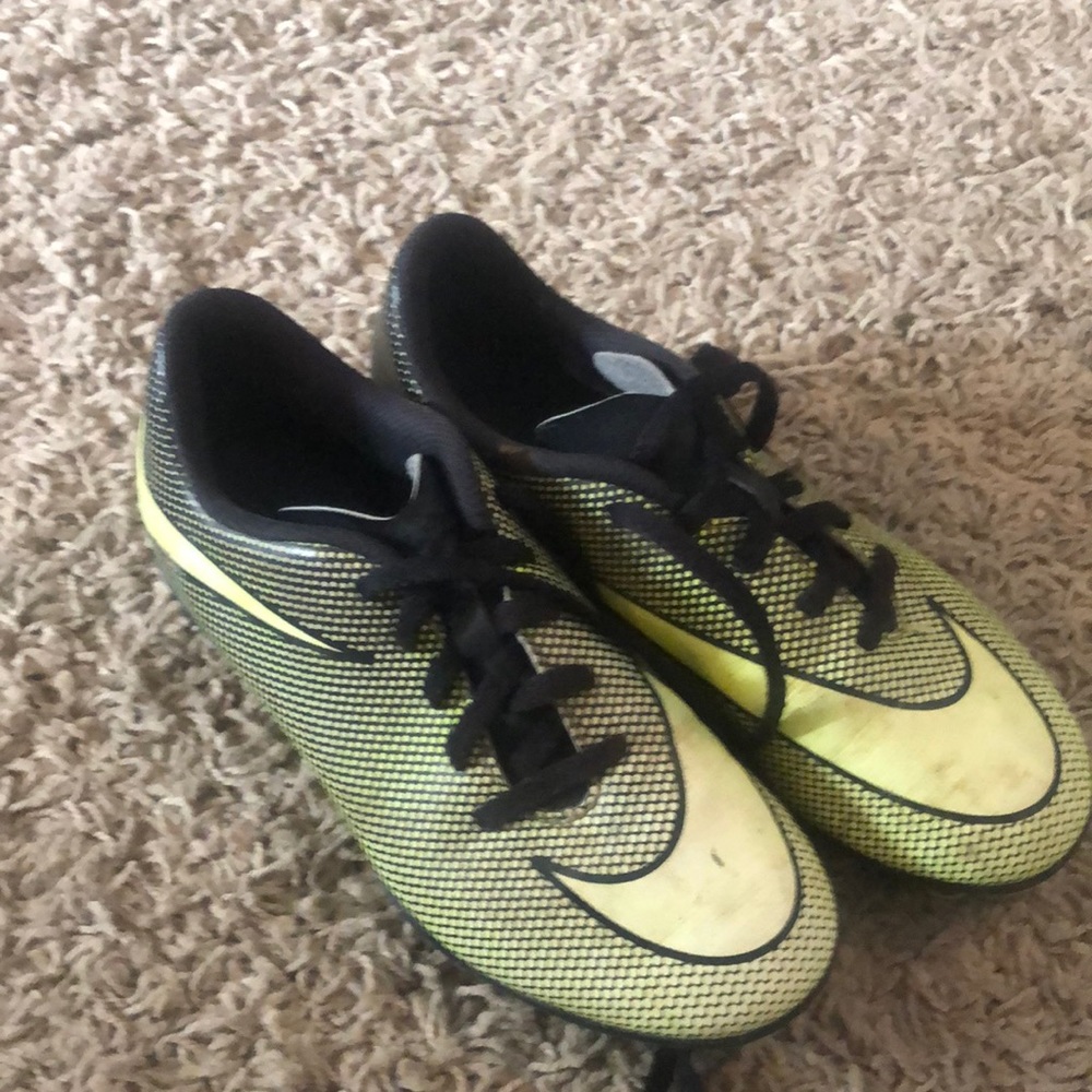 Boys cleats